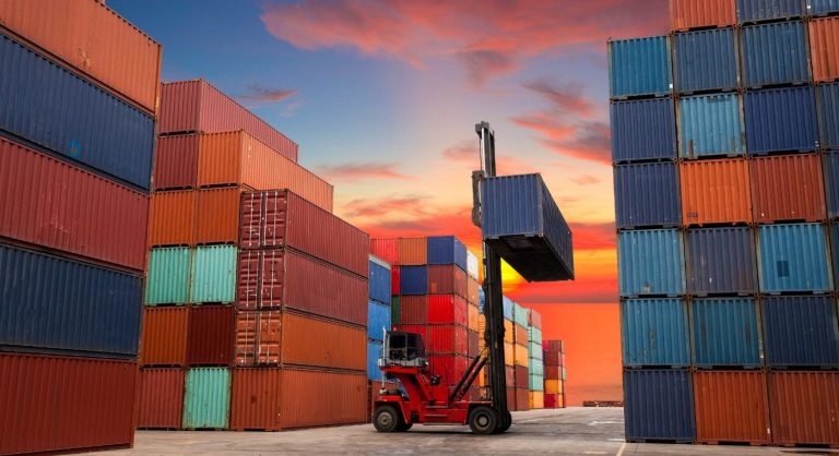 Lee más sobre el artículo ¿Qué tipos de contenedores hay para el transporte terrestre?